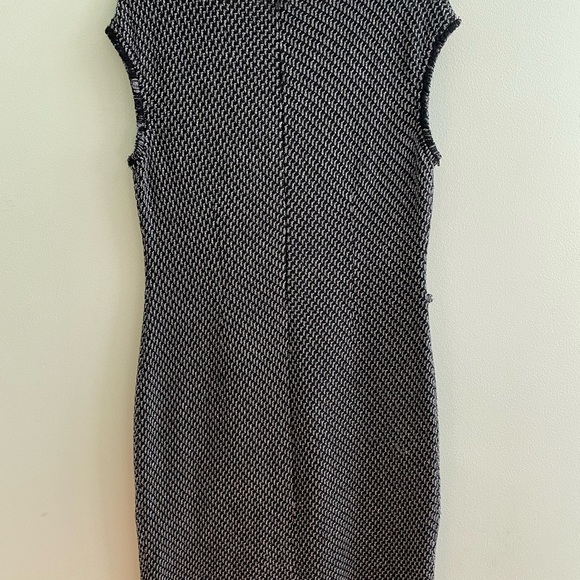 St. John Knit Sz 12 Black, Silver and Grey Sleeveless Dress - Picture 3 of 5